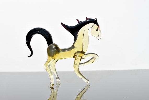 手作りのガラス製馬の置物：収集価値のある動物の彫刻 - Etsy 日本