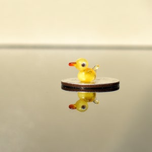 Miniature Glass Duck – Tiny Handblown Yellow Duck Figurine – Collectible Mini Glass Animal – Dollhouse & Fairy Garden Décor