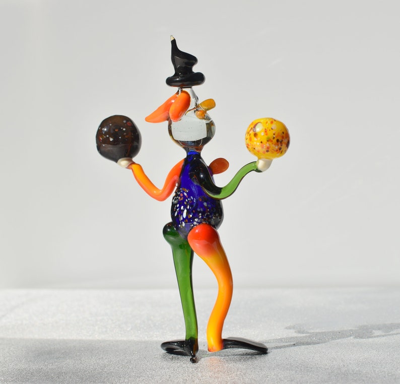 Glass juggling clown Detailed figurine with a lot of character and personality Excellent addition to you glass menagerie collection