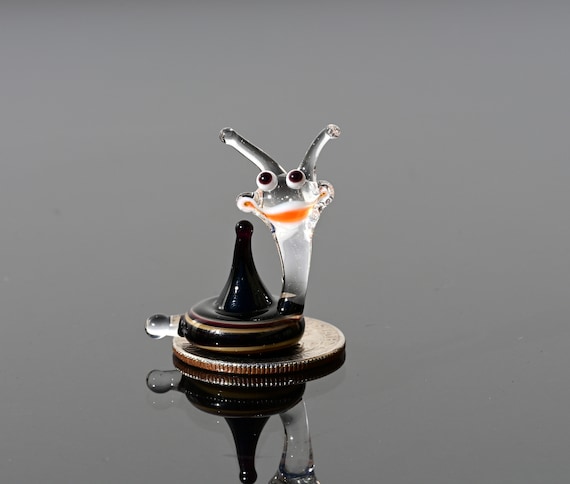 Tiny Glass Animals, Snail, Glass Animals, Whimsical Decor, Mini Glass Animals, Snail Decor, Snail Gifts, Glass Snail, Miniature Glass Animal