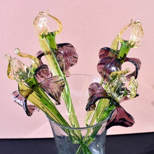 Handgemaakte glazen irisbloemsculptuur: paars en goud, weerbestendig decor