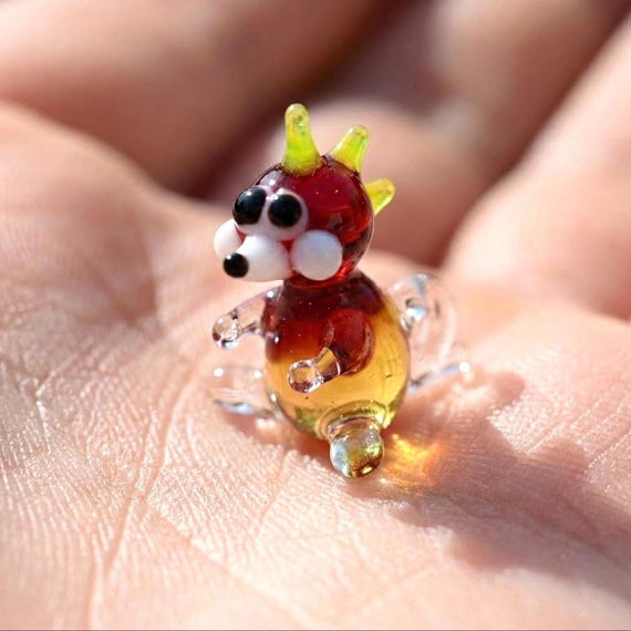 Winzige Glastiere, Mini Glastiere, mundgeblasenes Glas, geblasene Glastiere, Miniaturtierfiguren, bernsteinfarbenes Glas, niedliches Schreibtischdekor