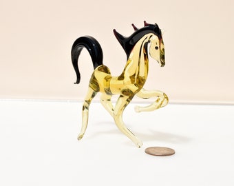 手作りのガラス製馬の置物：収集価値のある動物の彫刻 - Etsy 日本