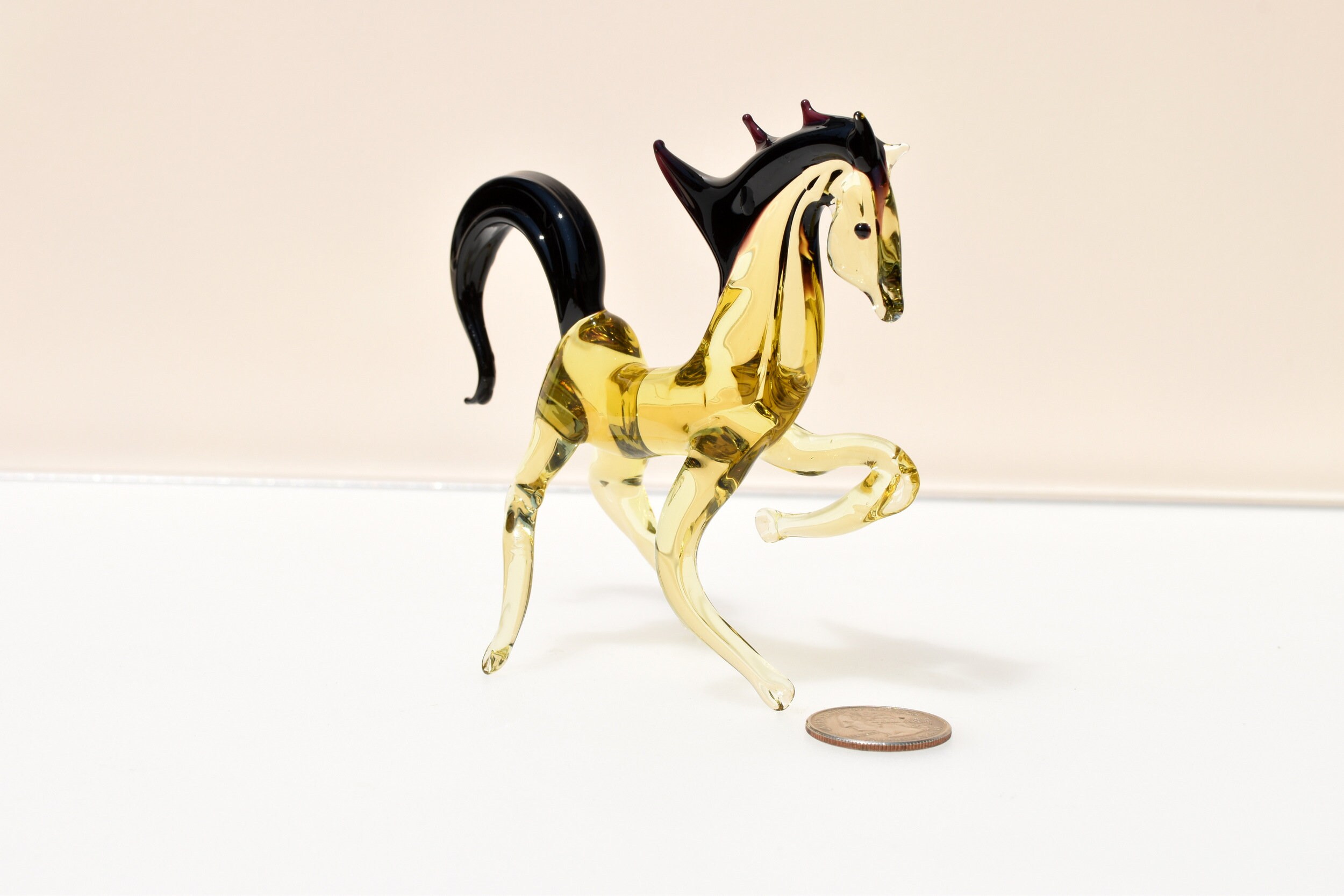 手作りのガラス製馬の置物：収集価値のある動物の彫刻 - Etsy 日本