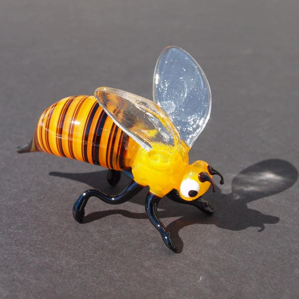 Cute Glass Honey Bee. Detailed figurine with a lot of personality.  Excellent addition to your glass animals collection.