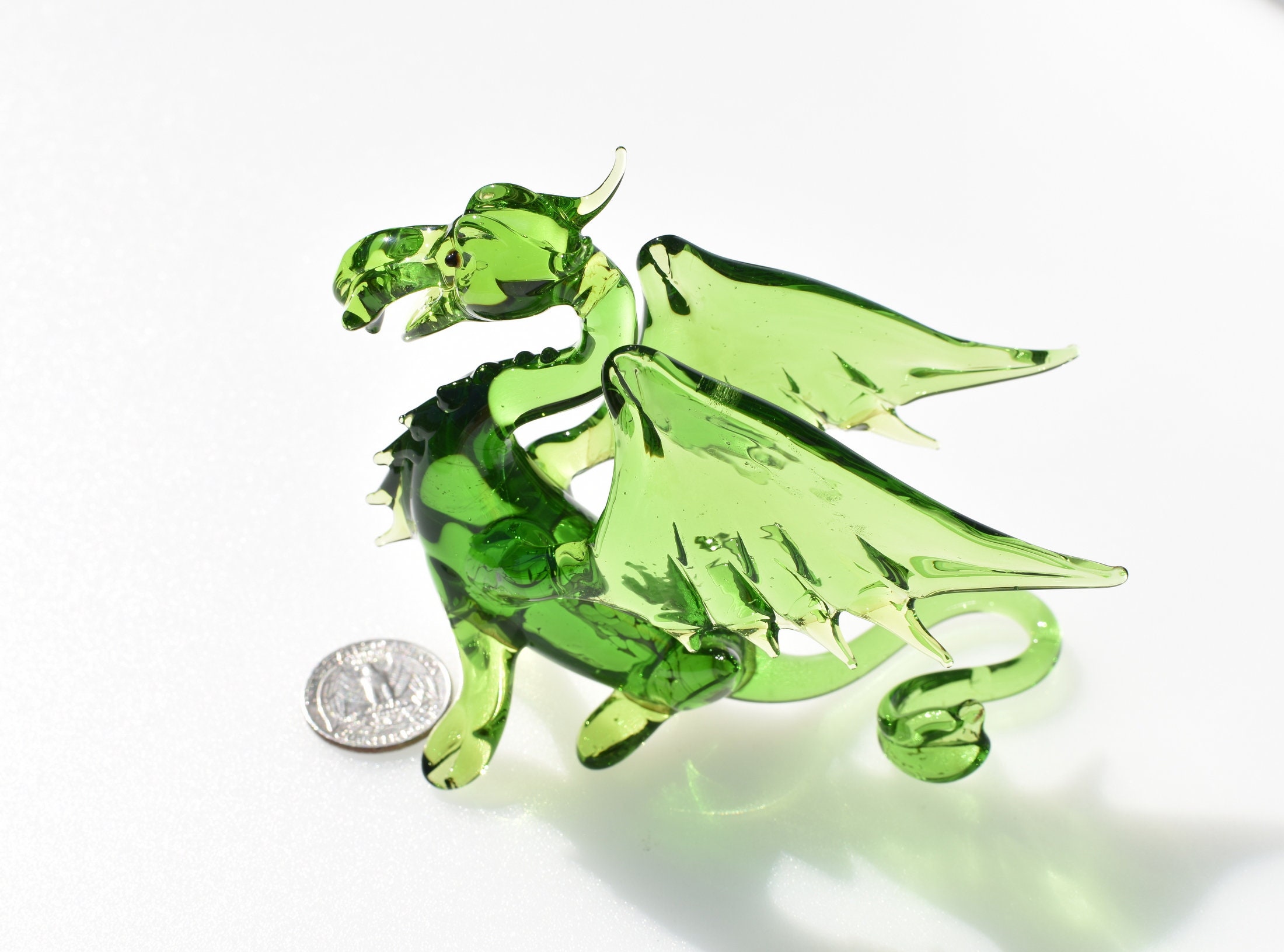 緑色のガラス製ドラゴンの像、ガラス彫刻、ファンタジー装飾、ドラゴン