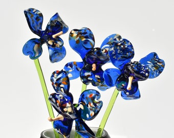 Hermosa flor de orquídea de cristal azul. Excelente adición a tu colección de vasos, regalo único. Cada flor tiene un precio individual.