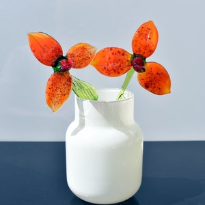 Stunning Glass Daylilies flower.  Excellent addition to your glass collection, unique gift. Each flower is priced individually.