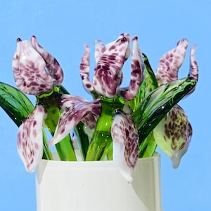 Handgemaakte luipaardglazen irisbloem, paars gevlekte sculptuur, 8 inch