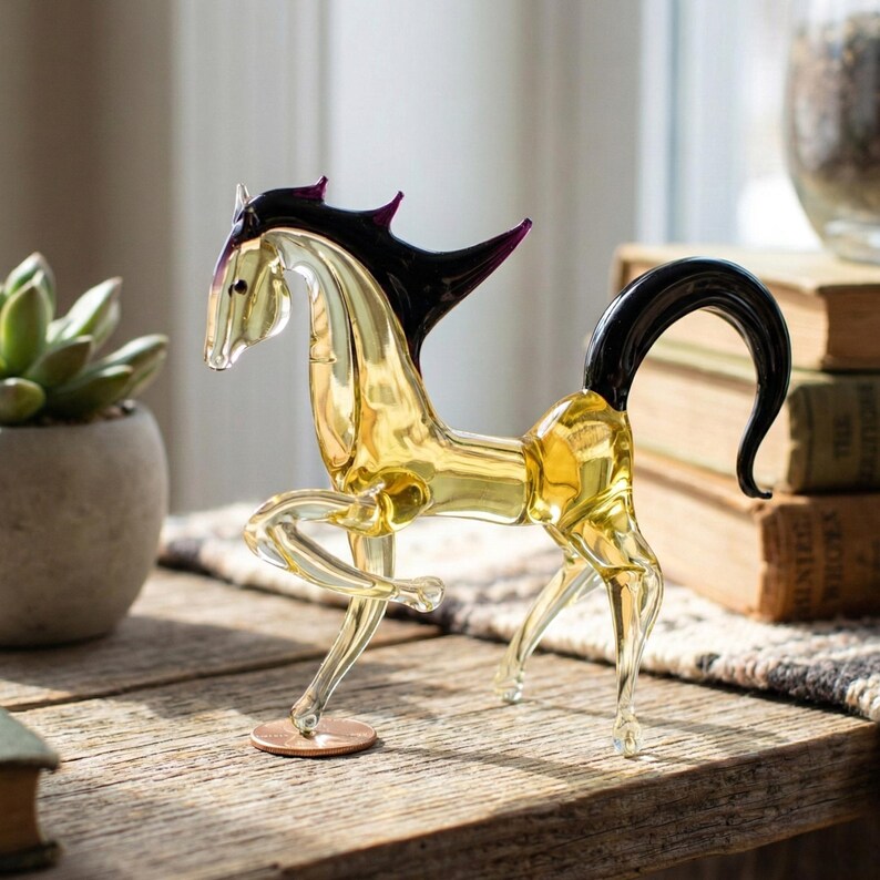 Figurine de cheval en verre du nouvel an chinois - Sculpture en verre soufflé à la main de l'année du cheval, cadeau déco du nouvel an lunaire Amber Horse