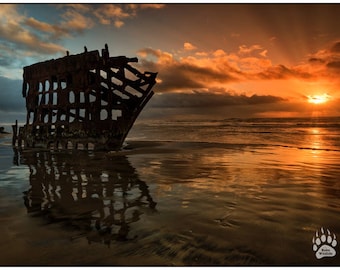 Sunset over Peter Iredale Shipwreck, Cloudy Sky, Oregon Coast, Landscape Photography, Ocean, Dramatic Sunset, Silhouette, Rob's Wildlife