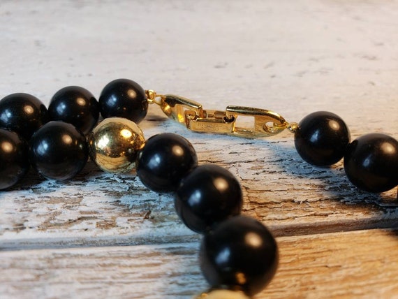 Vintage NAPIER SIGNED Gold and Black Acrylic Bead… - image 7