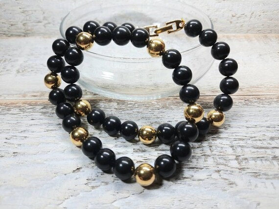 Vintage NAPIER SIGNED Gold and Black Acrylic Bead… - image 2
