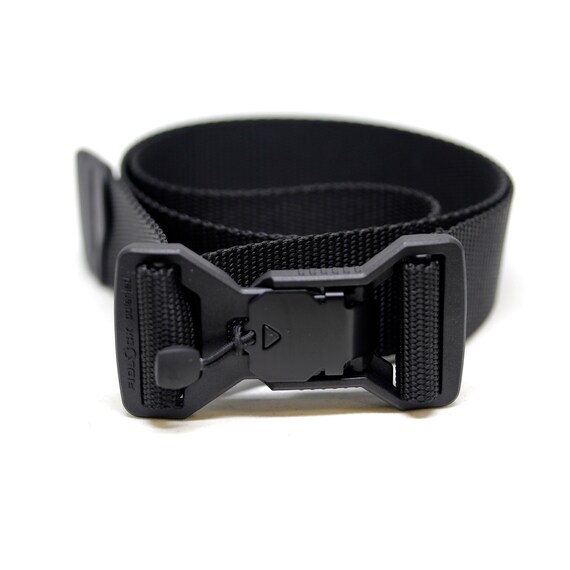belt with v buckle