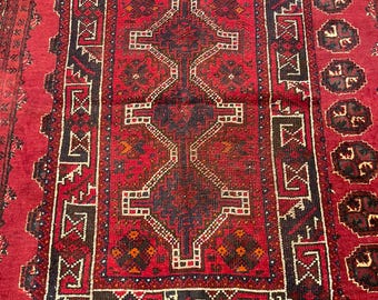 Alfombra antigua de tres medallones con envío gratuito. PIEZA DE COLECCIÓN. Alfombra turca anatolia teñida con tintes vegetales naturales.