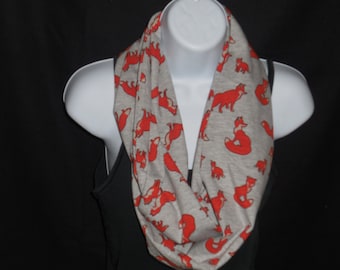 Fox Family on Heather Gray Cotton Jersey Blend Knit Fabric Infinity Scarf