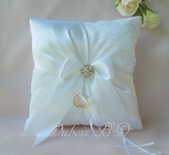 White ring bearer best sale pillow