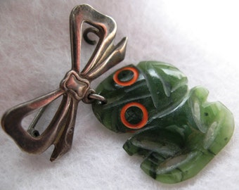 New Zealand Pounamu (Nephrite Jade) Maori Hei Tiki on Victorian/Early Edwardian Sterling Silver Ribbon Brooch