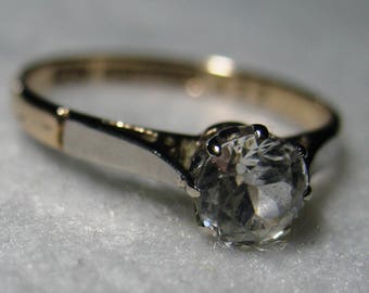 Vintage 9ct Gold, Platinum & White Stone Solitaire Ring