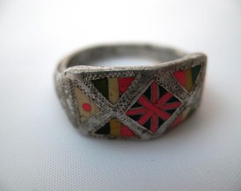 Trench Art WW1 / WW2 Intricate Handmade Aluminium & Dyed Bone Flag Ring