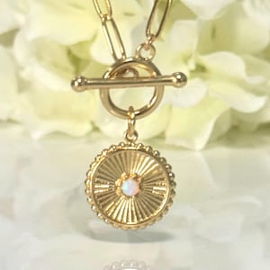 Naszyjnik z okrągłym opalem: łańcuszek ze spinaczem do papieru, biżuteria boho, wypełniony złotem (kamień urodzinowy października)