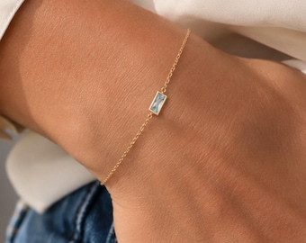 Geburtssteinarmband, personalisiertes Armband aus 14-karätigem Gold, Geburtsstein-Anhänger im Baguetteschliff, zarter Geburtstagsschmuck, Erinnerungsgeschenk für Sie
