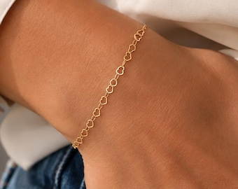 Herzförmiges Armband aus 14-karätigem Gold, zartes Herzgliederarmband aus Sterlingsilber, wasserfestes Goldarmband, minimalistisches Geschenk für Sie
