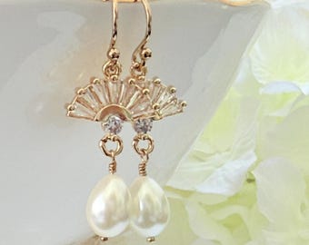 Gold Pearl Jewelry Set Bridal, Pearl Drop Earrings and Necklace Set, Wedding Jewelry Set, Dainty Bridal Jewelry, Bridesmaid Gift for Her