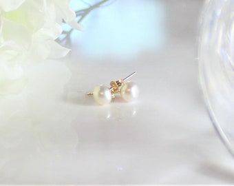 Wedding Pearl Earrings Bridesmaid Gift
