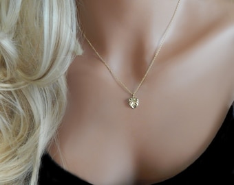 Necklace for Women Monstera Leaf Charm Necklace Gift for Her Dainty Gold Leaf Everyday Necklace Symbolic Jewelry Gift