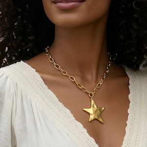 Collar con colgante de estrella gruesa: medallón dorado de inspiración vintage, joyería celestial