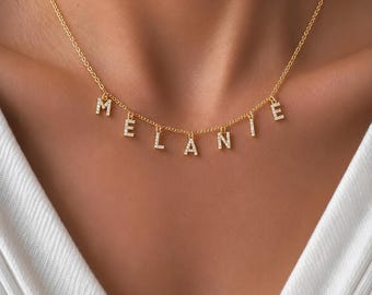 Namenskette mit individuellem Aufdruck, Buchstabenkette mit Pavé-Zirkonia, personalisierte Goldkette, zarter Initialen-Anhänger, Geburtstagsgeschenk für Sie