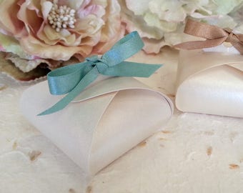 Bonbonniere Box Australia Sydney - Small Wedding favor box - White Cream - Cute Pretty Chocolate Almond box - Baby Christening Pure Invites