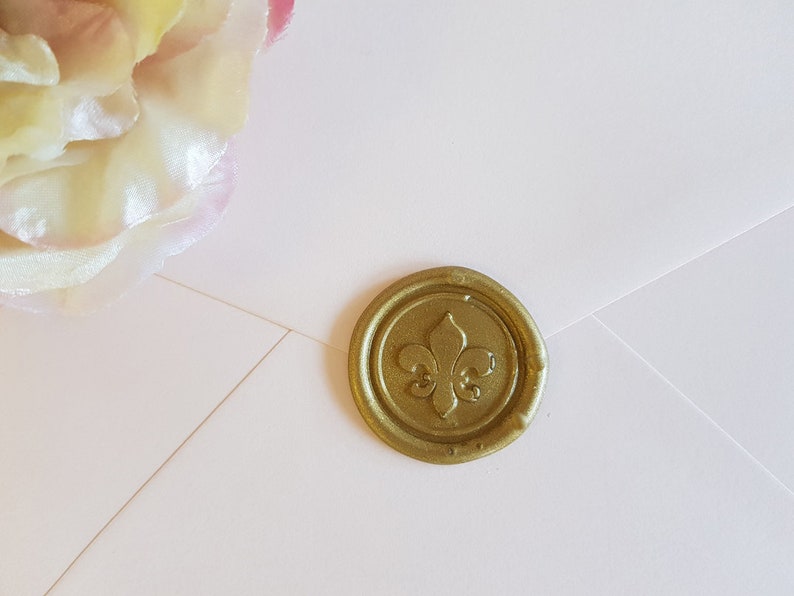 Blanco Con Cuentas De Plumas Vestido Self Adhesive Stick en Topper Adorno Para Las Tarjetas
