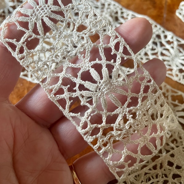 Fabulous pieces of antique insertion lace - bobbin lace in Reticella style! Perfect for Elizabethan costume projects 42” + 20”