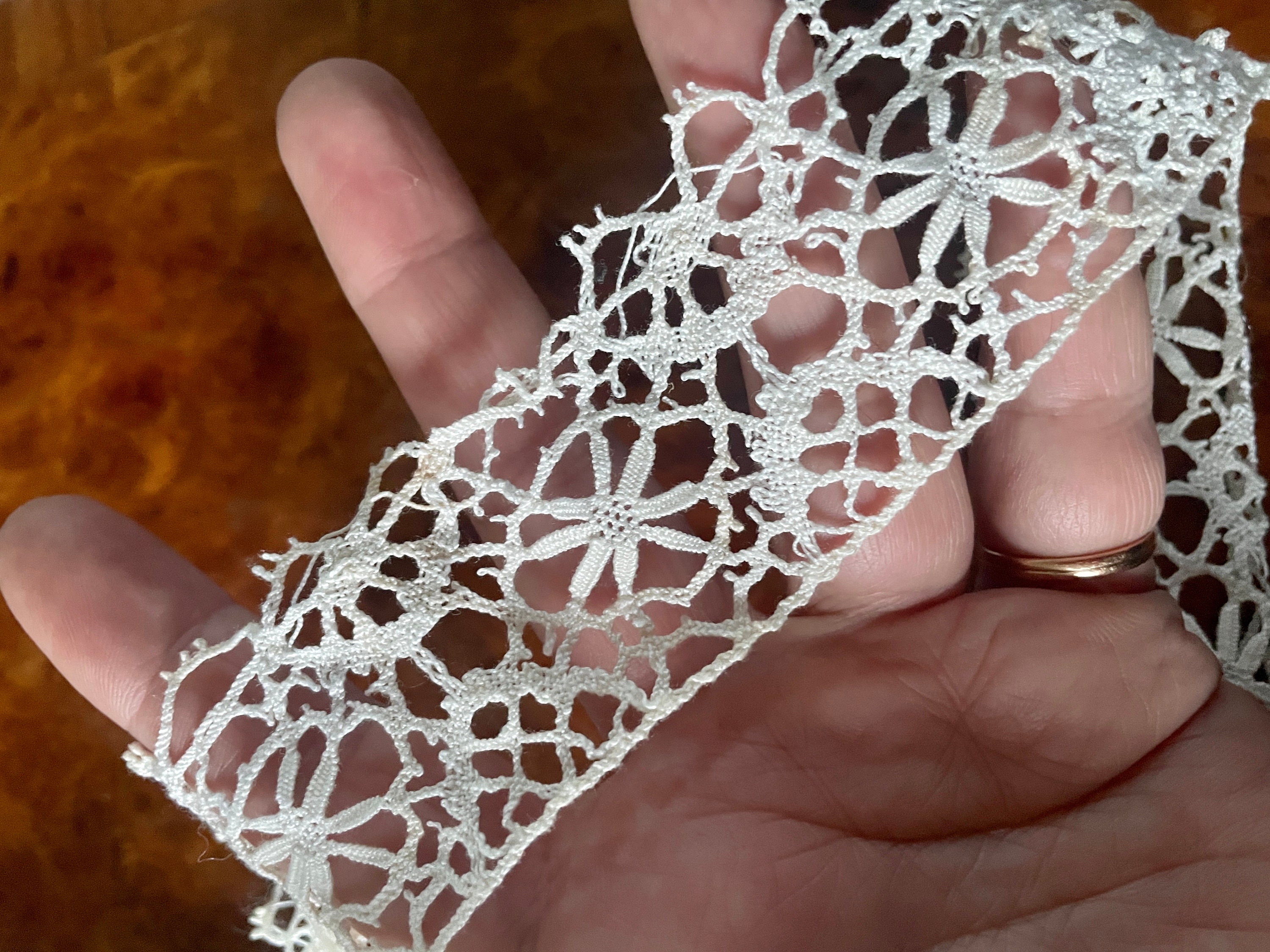 アンティーク レティセラレース 線状のニードルワーク プントイン