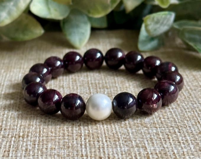 Pearl & Passion | Pearl, Garnet Chunky Bracelet
