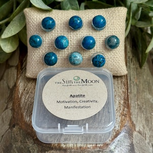 Apatite, Apatite Crystal, Apatite Home Decor, Crystal, Gemstone Pushpin, Thumbtack, Magnets, Bulletin Board. Home Gifts, Bulletin Board Accessories, Vision Board, Vision Board Accessories, Push Min, Crystal Pushpin, Home Decorating, Recipe Magnets, Office Gifts, Teacher Gift, Gifts for Teacher