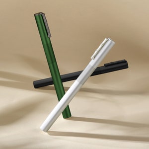 Nieuwe Hongdian H3 zwart / zilver / groen aluminium vulpen, extra fijn / fijn / gebogen penpunt, schroefdop met bamboe vorm clip office pen