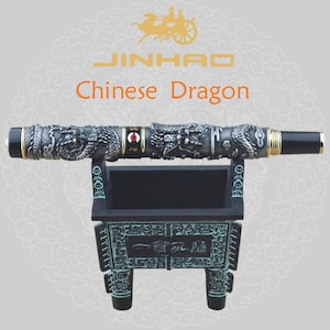 Limited Edition Jinhao Bronze Metall Füllfederhalter, chinesischer Drache 3D geprägter Ausstellungsstand Quadripod