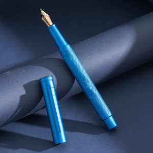 gepersonaliseerde Hongdian 1851 hemelsblauwe bos vulpen, extra fijn / fijn / medium / gebogen penpunt converter pen schrijven cadeau