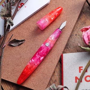 Pluma estilográfica de resina LIY (Live In You), pluma de escritura con punta EF/ F de Color rojo de Fairyland para colección de firmas y regalos