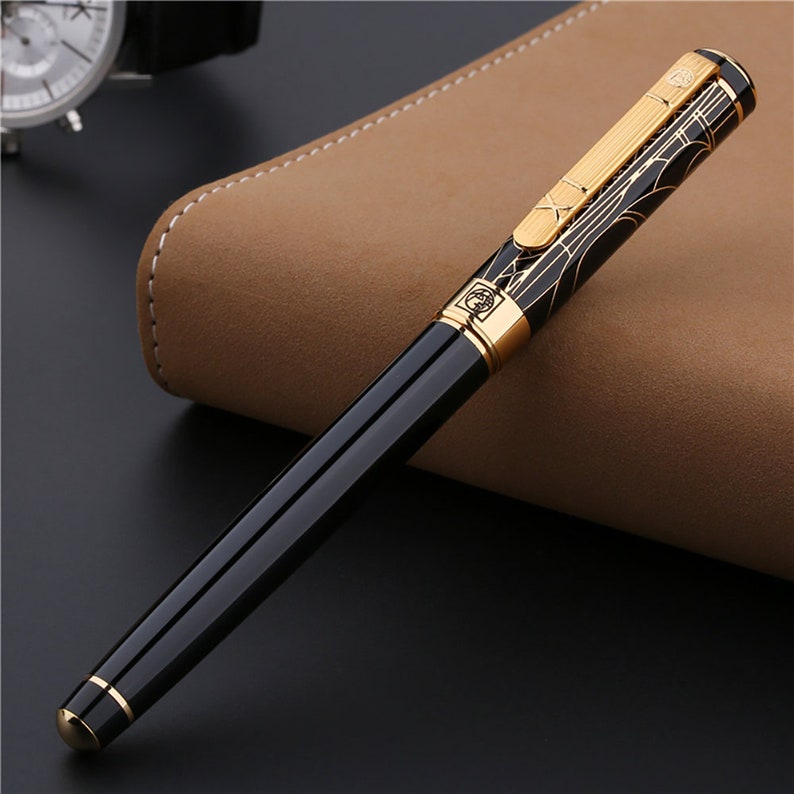 Picasso 902 Füllfederhalter Gentleman Collection - Feder M, Schwarz Mit Relief, 137 Mm, 37 G