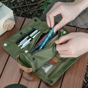 Hongdian etui met grote capaciteit, oprolbaar ontwerp multifunctionele potloodhouder etui briefpapier pennenzak in campingstijl