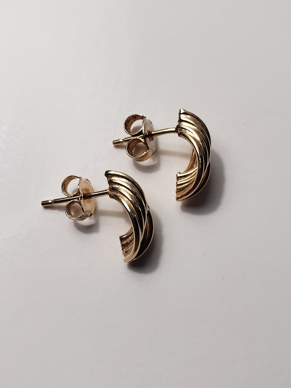 14k Yellow Gold Stud Earrings Twist Ribbed Wave S… - image 1