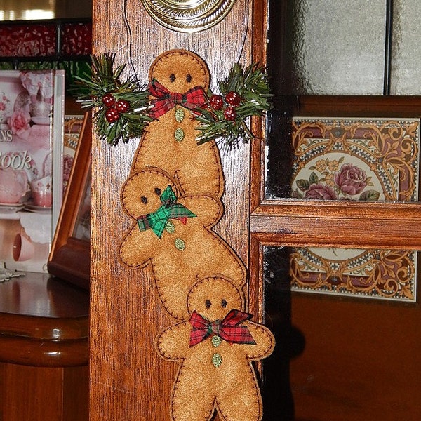 Machine embroidery design -ITH Gingerbread Man Door Hanger - (4x4 & 5x7) Instant digital download