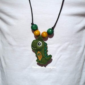 Machine embroidery design -In The Hoop Felt Necklace Pendant Dinosaur (4x4) Instant digital download