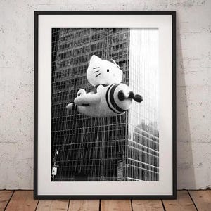Plakat z balonami w Nowym Jorku Parada Dziękczynienia do druku Sztuka Nowy Jork Czarno-biała Fotografia Sztuka ścienna w Nowym Jorku Uroczy wydruk parady kotów