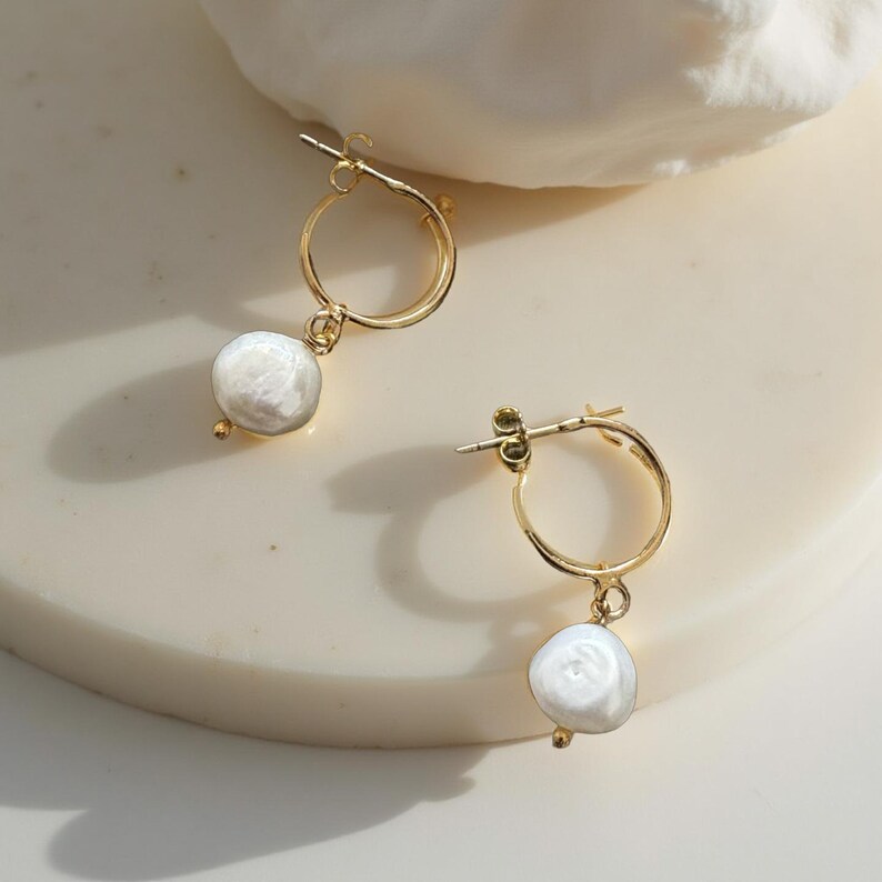 Mini hoop earrings in fine gold-plated brass, adorned with a mother-of-pearl stone image 3