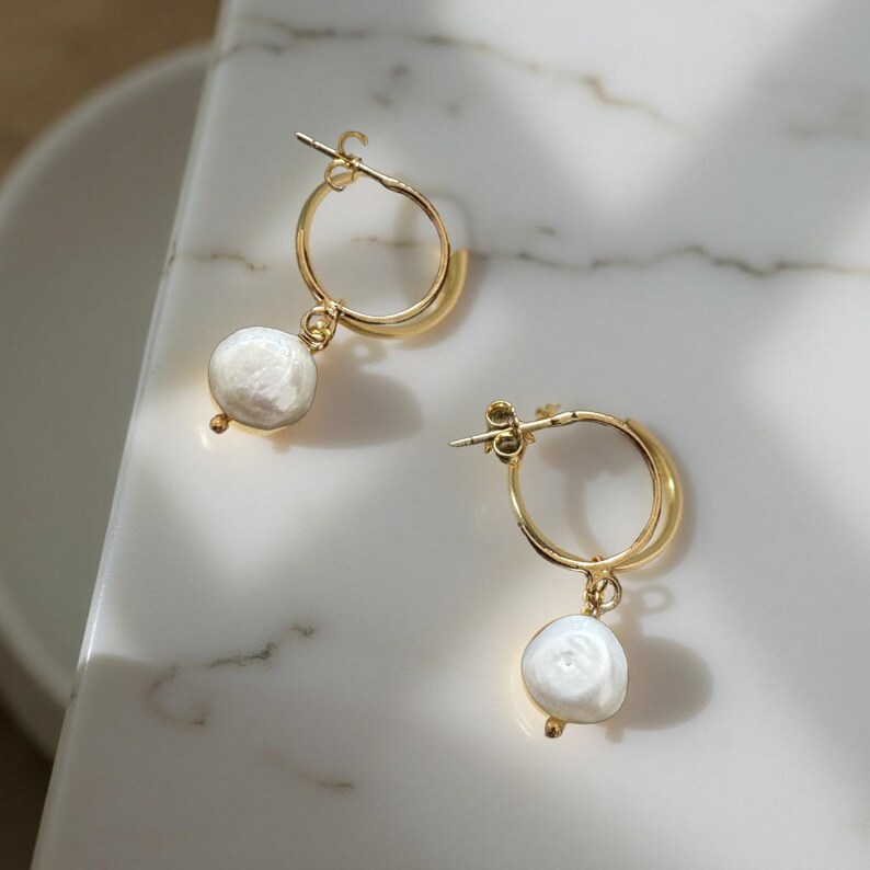 Mini hoop earrings in fine gold-plated brass, adorned with a mother-of-pearl stone image 2